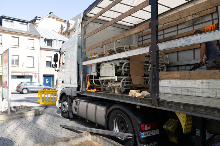 Photo du camion qui transporte les lits