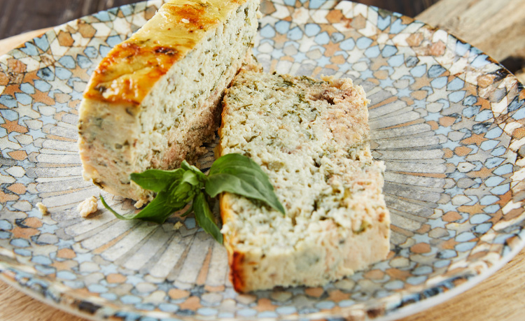 Photo d'une terrine de poisson aux herbes