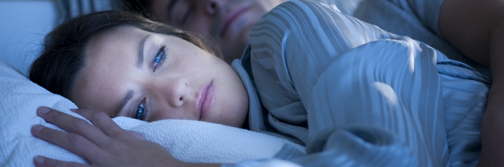 Влюбленный взгляд парня. Влюбленные взгляды. Сон и бессонница. Как ее глаза меня среди ночи. Мне глаза её нравятся dabro.